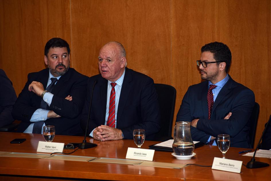 El subsecretario Walter Verri abrió la actividad Verri habla junto a Peña e Isea