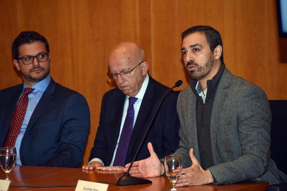 Guzmán Ifrán, coordinador general del Área de Descentralización de la OPP Mesa de autoridades; habla Guzmán Ifrán