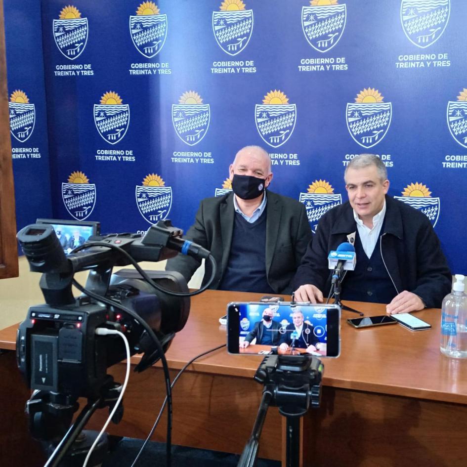 El subsecretario se reunió con el intendente de Treinta y Tres, Mario Silvera El subsecretario se reunió con el intendente de Treinta y Tres, Mario Silvera