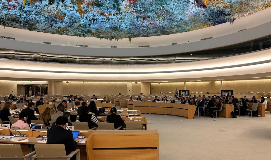 Representantes de los países, sentados en auditorio