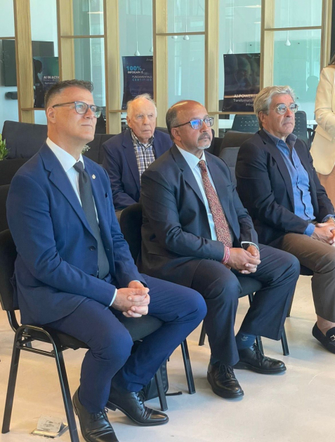 El evento se desarrolló en Montevideo. (Foto: Embajada de la India). Pablo Siris, sentado en primera fila del público