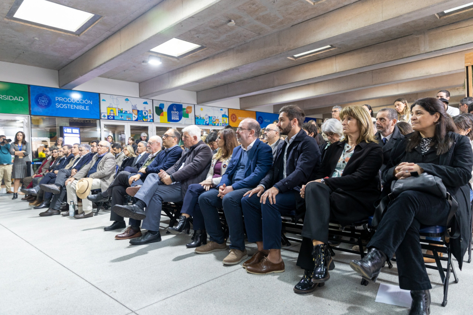 Inauguración de la Expo Uruguay Sostenible Autoridades en primera fila