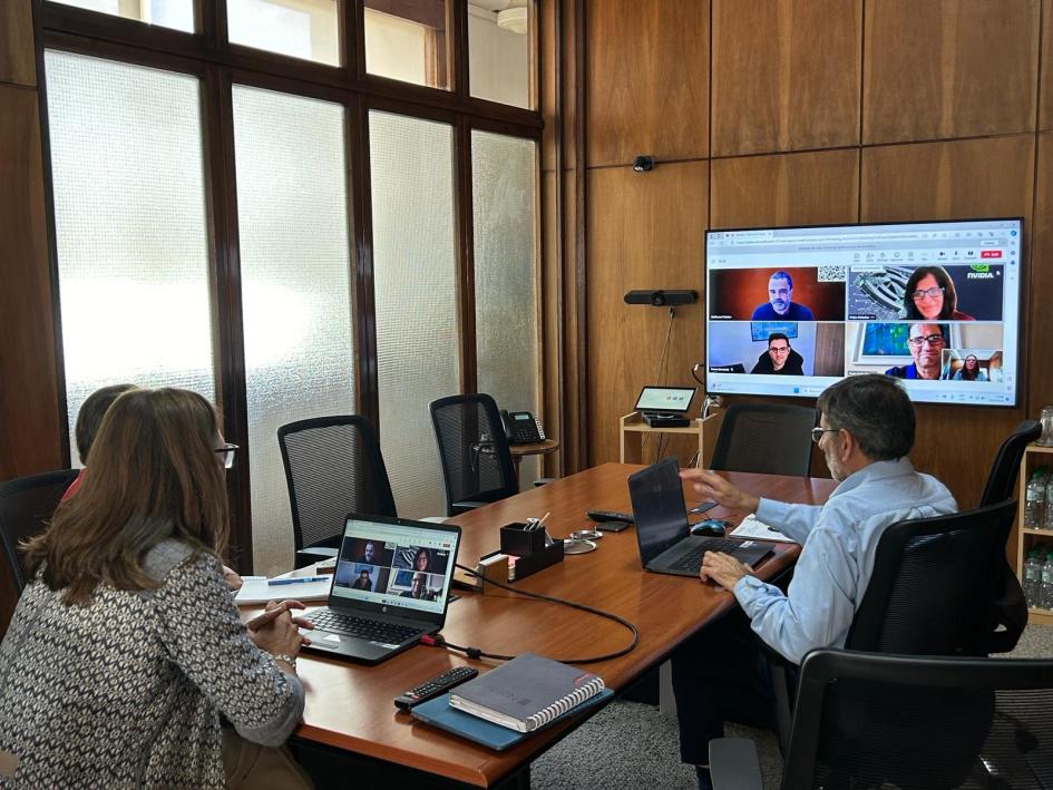 La ministra Elisa Facio y el Vicepresidente de NVIDIA, Keith Strier en reunión virtual