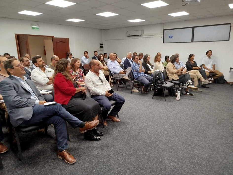 Presentación del nuevo modelo de contratación. Público presente