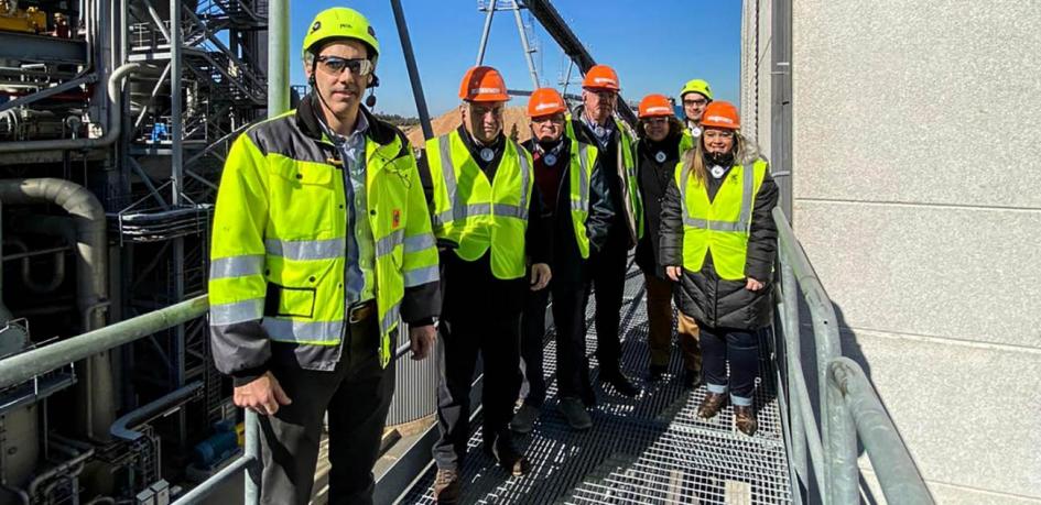 Visita de autoridades del MIEM a UPM Fray Bentos Visita de autoridades del MIEM a UPM Fray Bentos