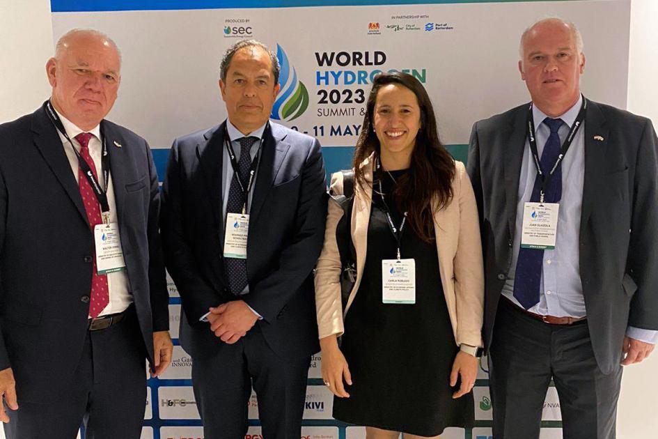 Verri y Olaizola dialogaron con autoridades de Países Bajos en materia energética Tres hombres y una mujer