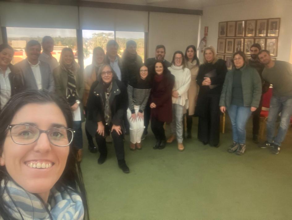 Agroelaboradores y representantes de instituciones Grupo de participantes posan para la foto