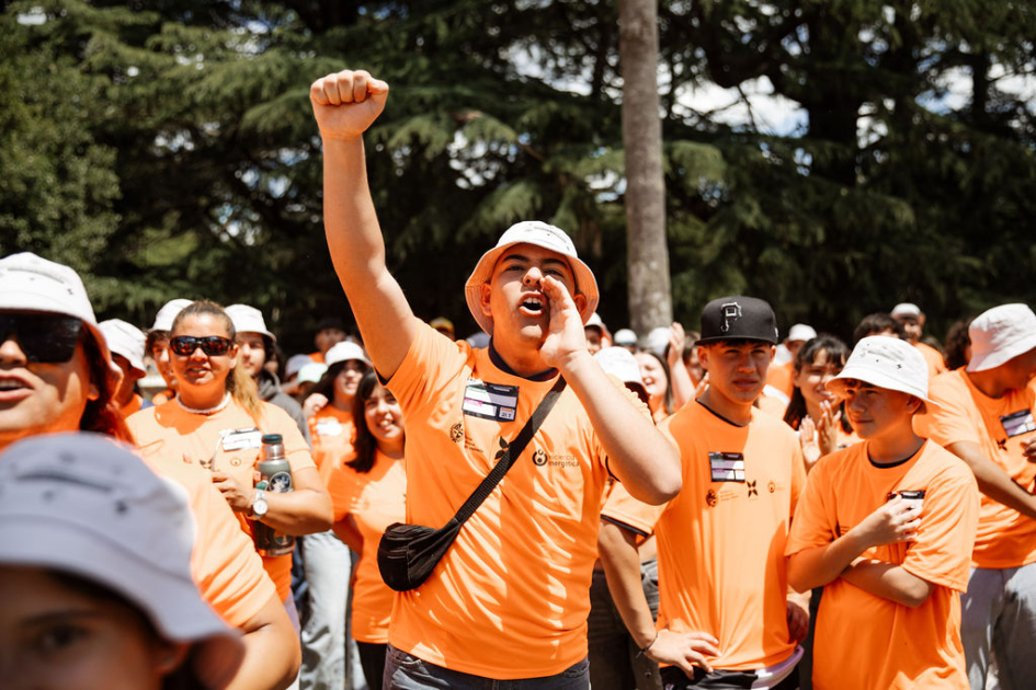 Estudiantes expresan emoción 