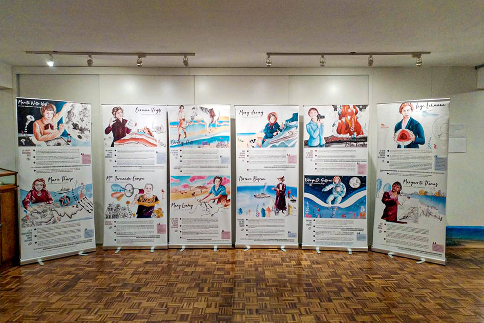 Banners con información de mujeres dedicadas a la ciencia
