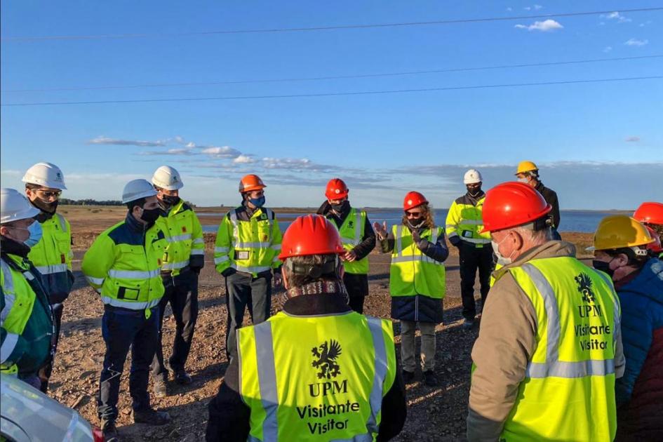 Autoridades del MIEM en nuevas obras de UPM