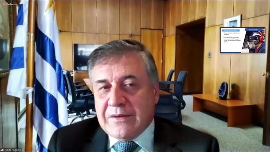 Ministro Omar Paganini durante su charla ante la Cámara de Comercio Uruguay-Estados Unidos Ministro Omar Paganini durante su charla ante la Cámara de Comercio Uruguay-Estados Unidos