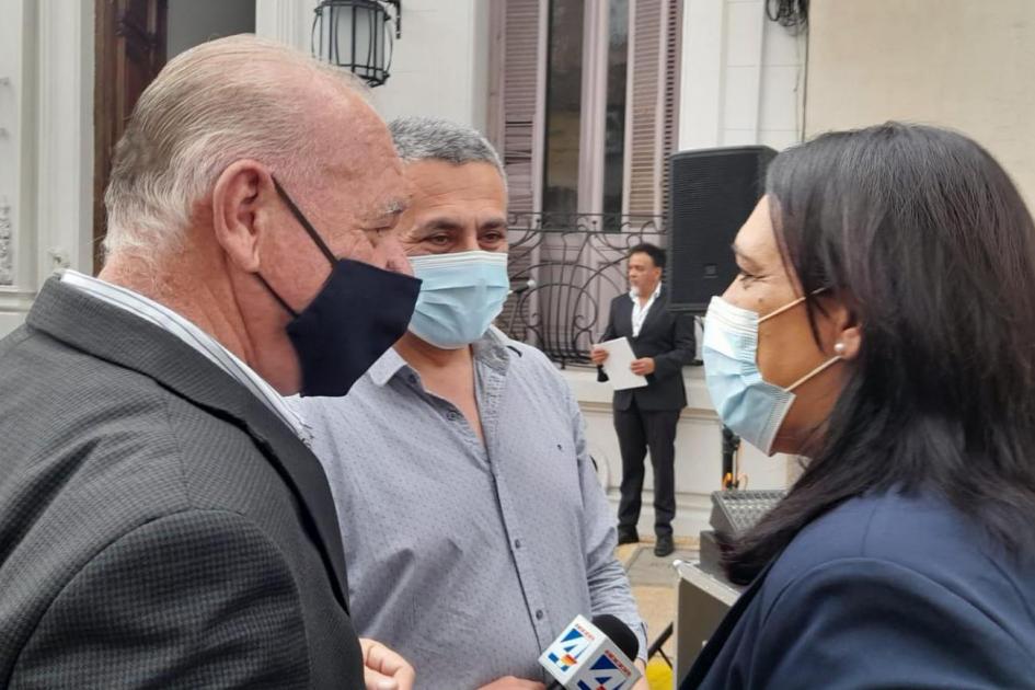 El subsecretario Walter Verri junto a la presidenta de ANDE, Carmen Sánchez