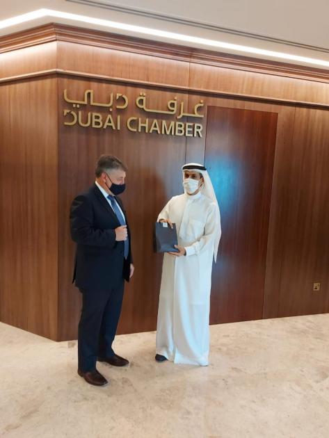 Reunión en Dubái con el CEO de la Cámara de Comercio e Industria de Dubái,Hamad Buamin