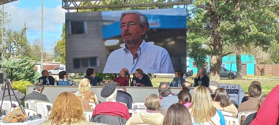 Exhibición del audiovisual por los 90 años de Coleme en el marco del evento