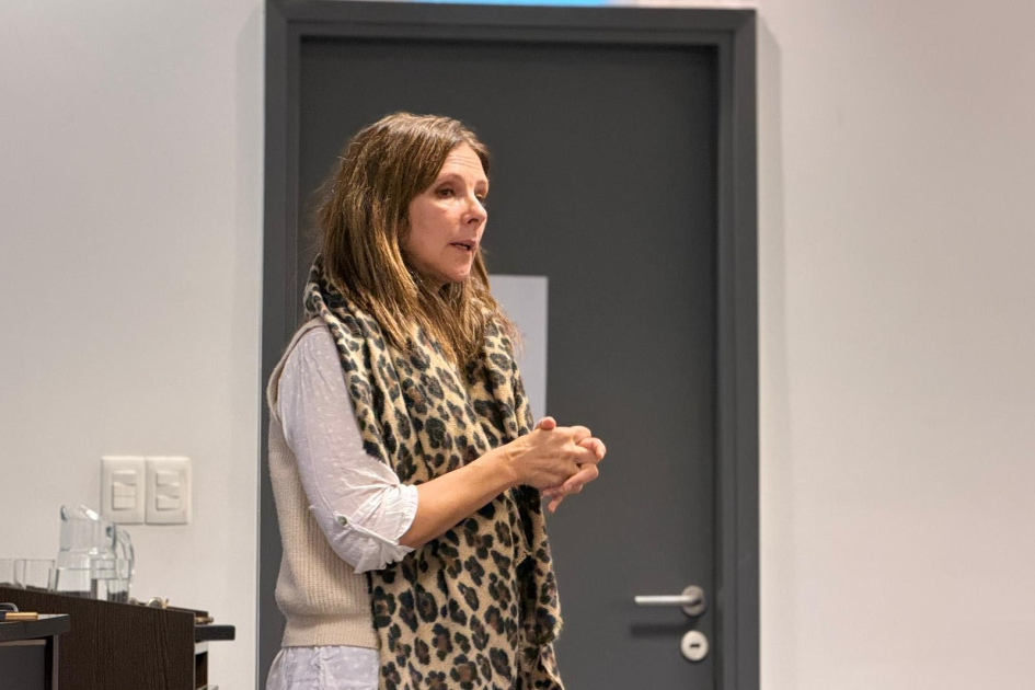 Gabriela Schroeder jefa de Políticas de Innovación del MIEM de pie