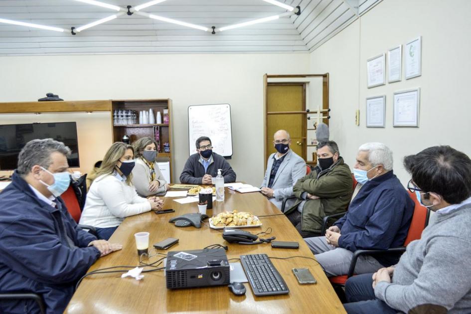 Reunión entre el equipo del MIEM y autoridades de Paycueros Reunión entre el equipo del MIEM y autoridades de Paycueros