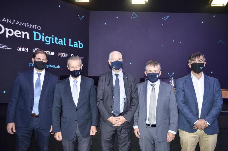 Autoridades de las instituciones participantes en Open Digital Lab