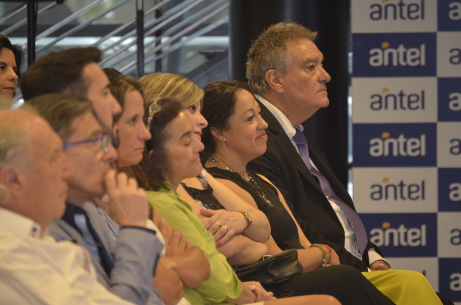 Público sentado Público, entre ellos la ministra Cardona y el director Hermida