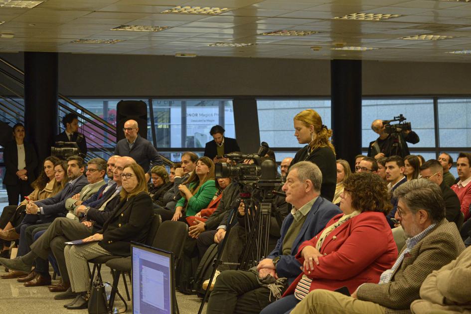 El lanzamiento se realizó en la sala Idea Vilariño de la Torre de las Telecomunicaciones Público