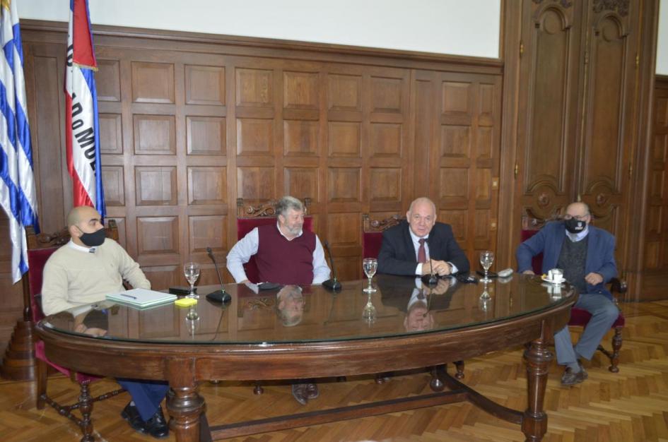 Reunión del subsecretario Walter Verri en la Intendencia de Colonia