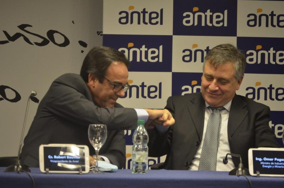 Saludo entre ministro Pagani y vicepresidente de Antel