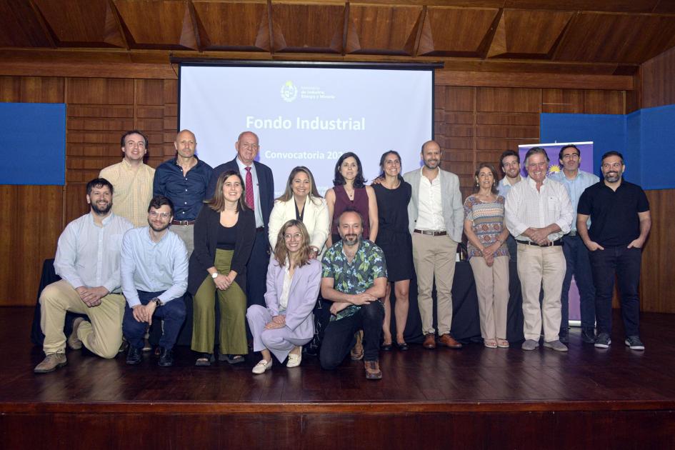Equipo MIEM-DNI Equipo MIEM-DNI