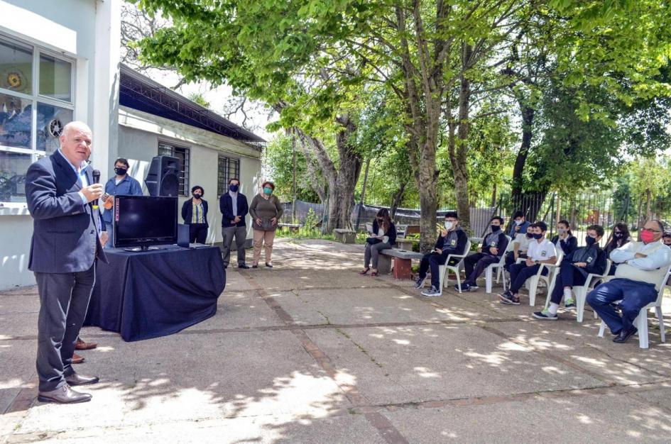 Subsecretario Walter Verri en el Liceo de Tala
