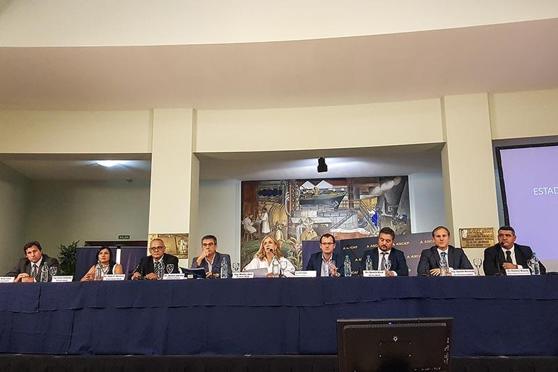 Autoridades de la empresa y ministro del MIEM en presentación de Ancap Autoridades de la empresa y ministro del MIEM en presentación de Ancap