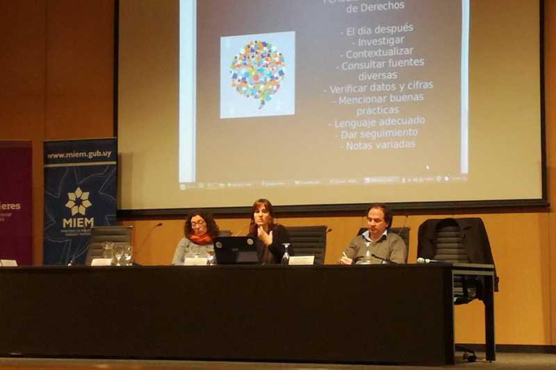 Mesa de debate sobre Infancia y Adolescencia en los medios de comunicación Mesa de debate sobre Infancia y Adolescencia en los medios de comunicación