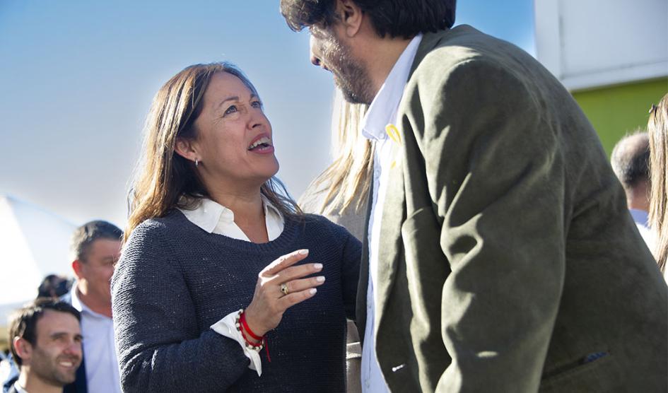 Ministra Cardona habla con Marcelo Metediera, presidente de UNASEV. 