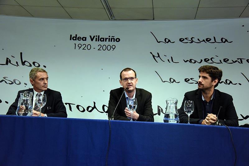 Mesa de autoridades durante el lanzamiento del Programa de Desarrollo de Proveedores Nacionales Mesa de autoridades durante el lanzamiento del Programa de Desarrollo de Proveedores Nacionales