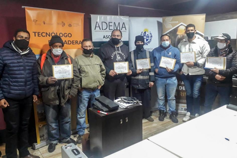 Diplomado de capacitaciones financiado a través de MIEM-Dinapyme y realizado en Tranqueras Diplomado de capacitaciones financiado a través de MIEM-Dinapyme y realizado en Tranqueras