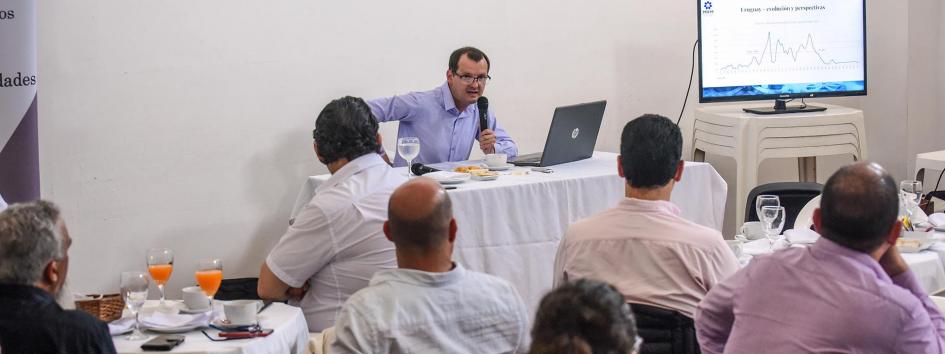 Ministro Moncecchi en Ciclo de desayunos: Canelones, tierra de oportunidades Ministro Moncecchi en Ciclo de desayunos: Canelones, tierra de oportunidades