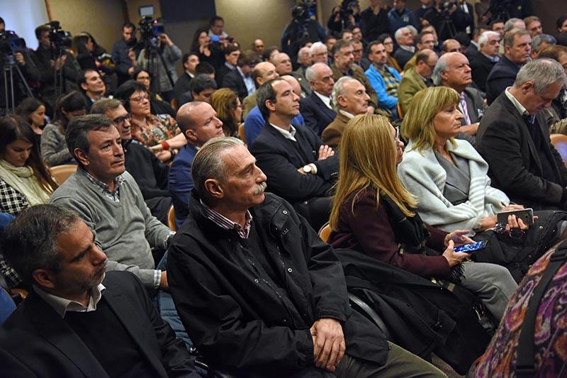 Público asistentes a la conferencia de prensa Público asistentes a la conferencia de prensa