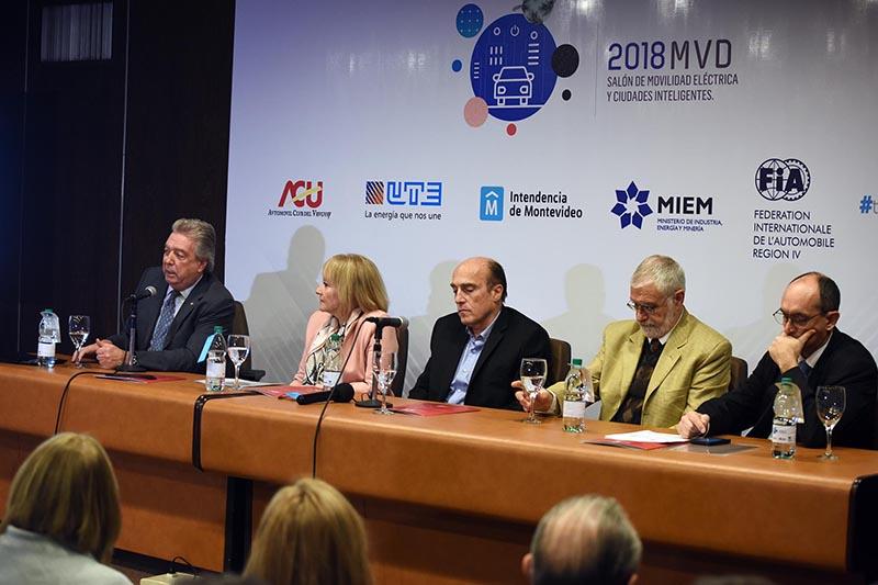 Conferencia de prensa con motivo del Salón de la movilidad eléctrica y ciudades inteligentes Conferencia de prensa con motivo del Salón de la movilidad eléctrica y ciudades inteligentes