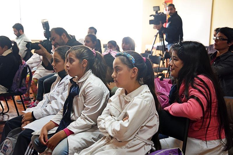 Niñas de la escuela Nº 178 de Casavalle Niñas de la escuela Nº 178 de Casavalle