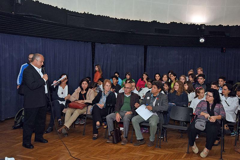 Oratoria de las autoridades en la sala del Planetario Oratoria de las autoridades en la sala del Planetario