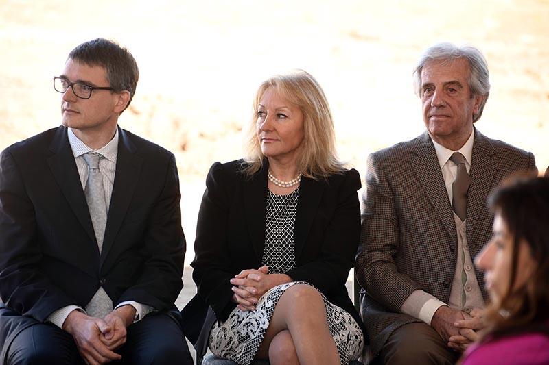 Ministra Carolina Cosse junto al presidente Tabaré Vázquez Ministra Carolina Cosse junto al presidente Tabaré Vázquez