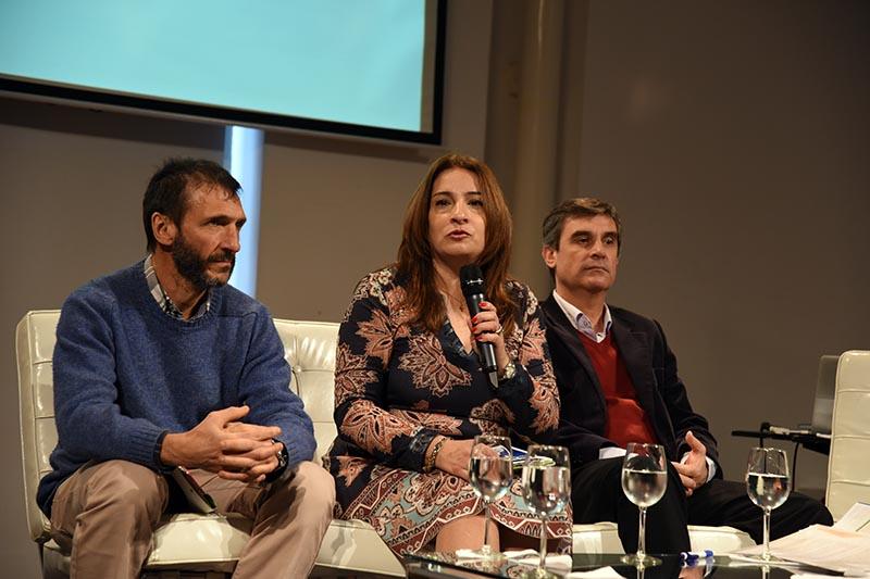 Apertura a cargo de la coordinadora del proyecto Despegate por la UTU, Virginia Figueroa Apertura a cargo de la coordinadora del proyecto Despegate por la UTU, Virginia Figueroa