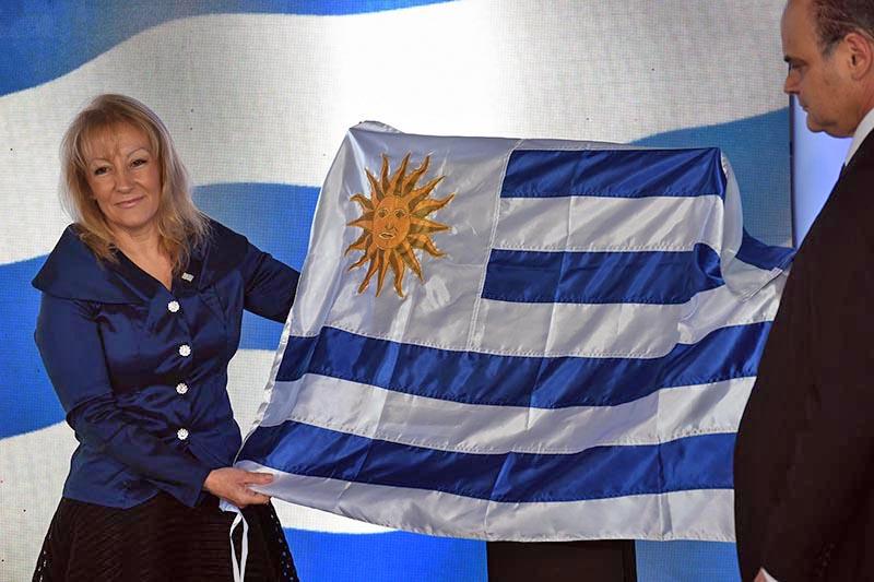 Descubrimiento de la placa fundacional de la conexión del cable submarino de las Américas Descubrimiento de la placa fundacional de la conexión del cable submarino de las Américas