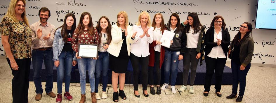 Premio de Eficiencia Energética 2017 reconoció a centros educativos de UTU y Secundaria Premio de Eficiencia Energética 2017 reconoció a centros educativos de UTU y Secundaria