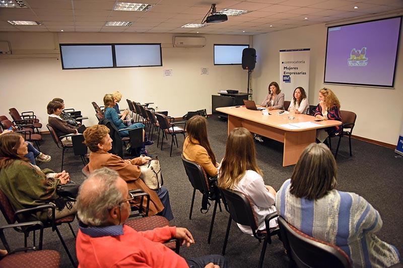 Apertura de la entrega de premios a mujeres empresarias Apertura de la entrega de premios a mujeres empresarias