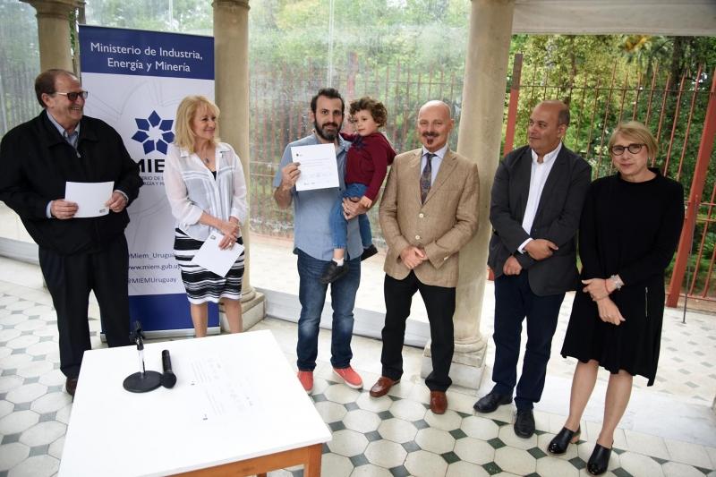 Entrega de premios y menciones a los ganadores Entrega de premios y menciones a los ganadores