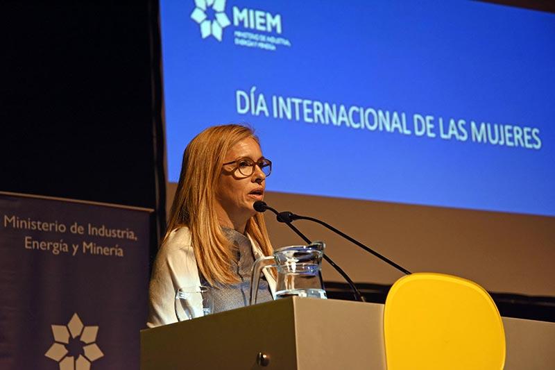 Rendición de cuentas sobre políticas de género en Ancap a cargo de su presidenta, Marta Jara Rendición de cuentas sobre políticas de género en Ancap a cargo de su presidenta, Marta Jara