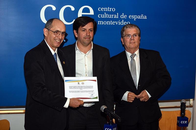 Entrega de Premio Oro de CIER a UTE Entrega de Premio Oro de CIER a UTE