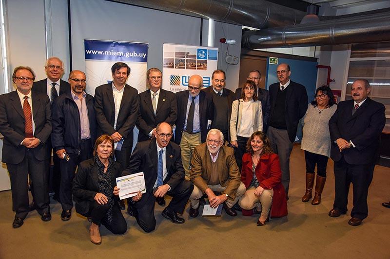 Entrega de Premio Oro de CIER a UTE Entrega de Premio Oro de CIER a UTE