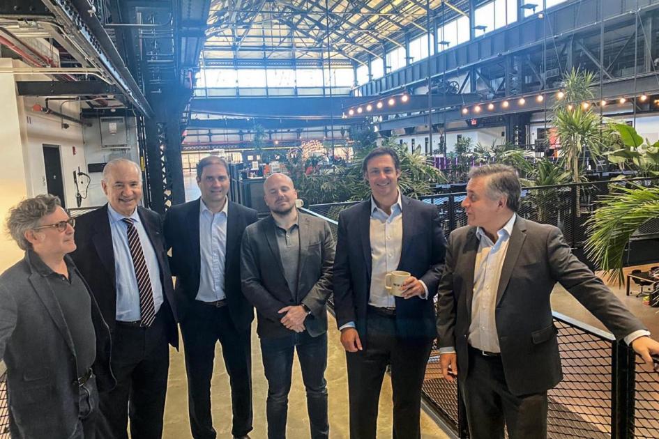 El ministro en NewLab sede en Brooklyn, Nueva York El ministro en NewLab sede en Brooklyn, Nueva York