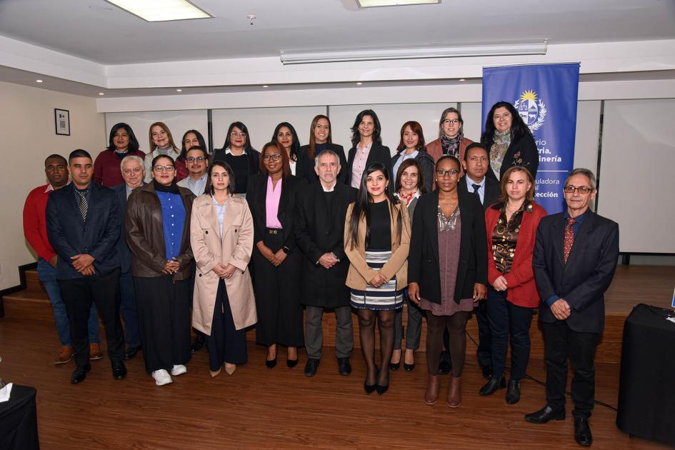 Grupo de participantes y expertos Foto grupal