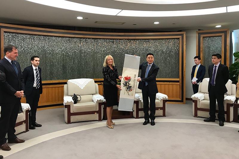 Delegación que visita China para promover cooperación en TIC se reunió con autoridades del Silicon Valley de Asia Delegación que visita China para promover cooperación en TIC se reunió con autoridades del Silicon Valley de Asia