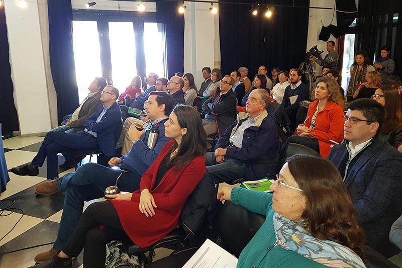 Público asistente a la presentación Público asistente a la presentación